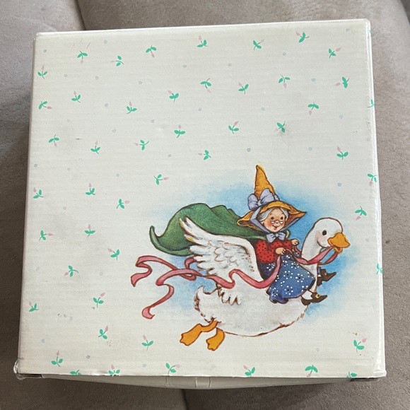 NEW Avon Baby’s Keepsake Spoon Bowl Set 1984 Hey Diddle Diddle Nursery Rhyme - Picture 6 of 6